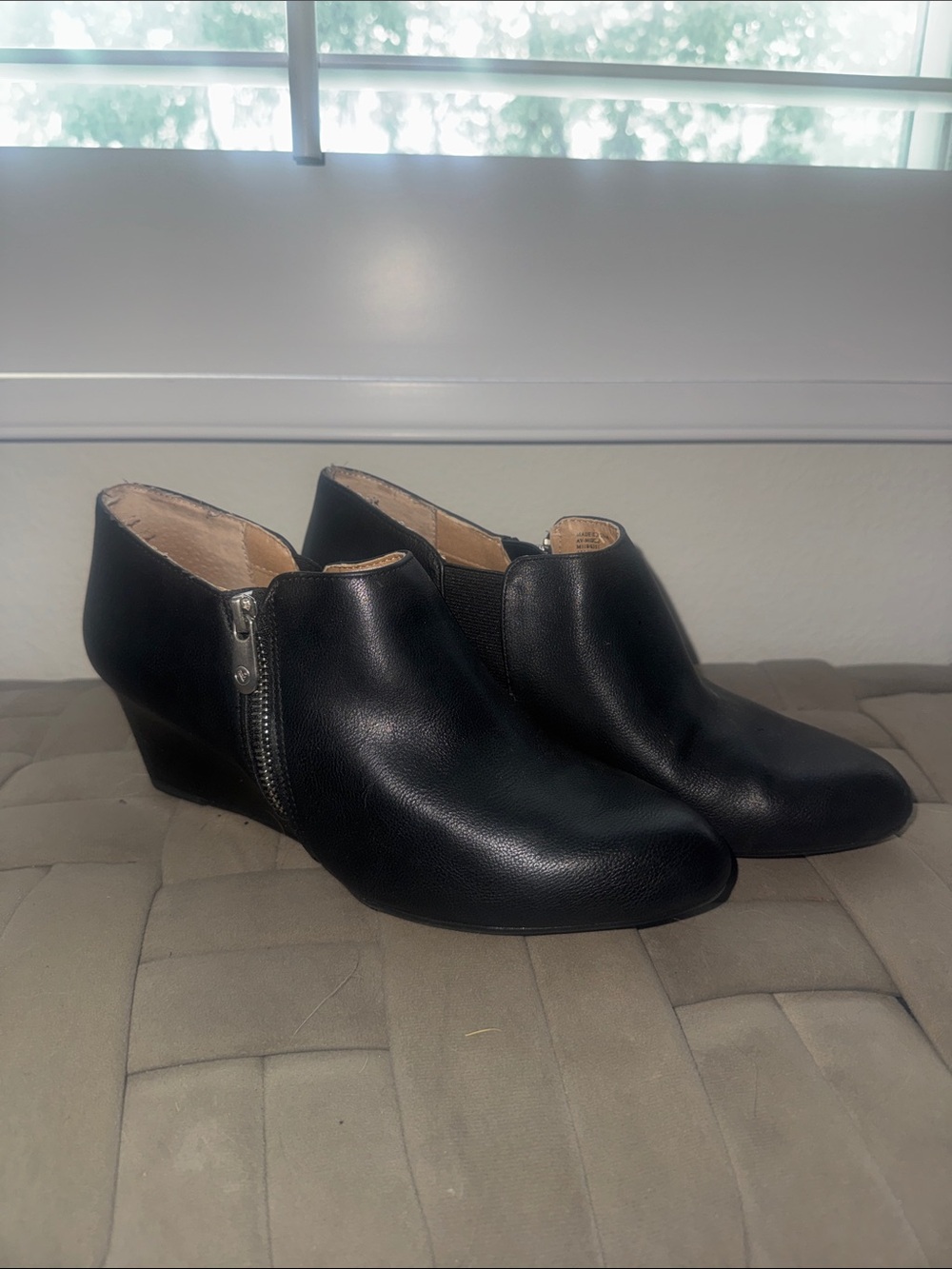 Adrienne Vittadini Booties Women's 8